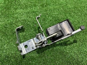 給油口オープナー SUBARU OUTBACK OEM 57340AG001 BPE 2004 SILVER 39D, 3K3