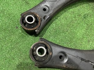 フロントアーム SUBARU OUTBACK OEM 20202AG001 20202AG011 BPE 2004 EZ30