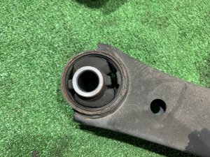 フロントアーム SUBARU OUTBACK OEM 20202AG001 20202AG011 BPE 2004 EZ30