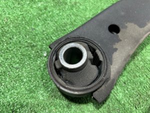 フロントアーム SUBARU OUTBACK OEM 20202AG001 20202AG011 BPE 2004 EZ30