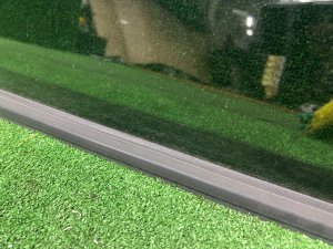 左リアクォーターガラス SUBARU OUTBACK OEM 65210AG130 BPE 2004