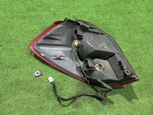 ไฟท้ายขวา SUBARU OUTBACK OEM 84201AG000 BPE 2004