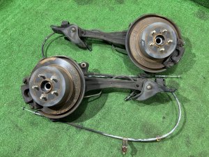 リアハブ 28473AG000 26700AG000 26692AG020 26692AG030 SUBARU OUTBACK