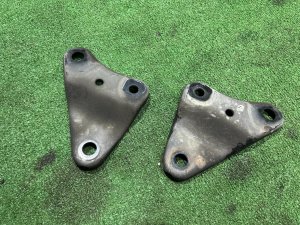 Крепление передних рычагов SUBARU OUTBACK OEM 20216AG020 20216AG030 BPE