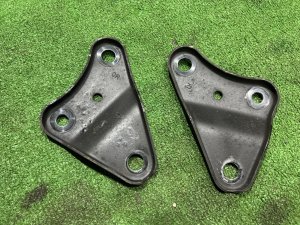 Крепление передних рычагов SUBARU OUTBACK OEM 20216AG020 20216AG030 BPE