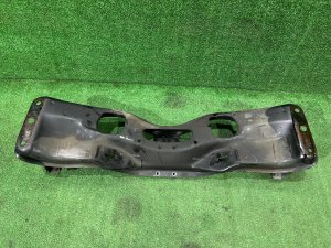 Travesaño delantero SUBARU LEGACY LANCASTER OEM 20101AE013 BHE BEE 2001 EZ30 AT