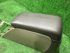 Guantera y reposabrazos SUBARU LEGACY LANCASTER OEM 92111AE010AD BHE BH9 BH5 2001 SILVER/GREY 1U2