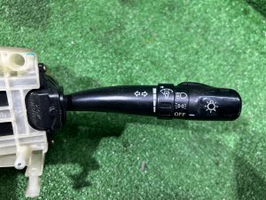 สวิตช์ก้านคอพวงมาลัย оптитрон SUBARU LEGACY LANCASTER OEM 83111AE050 83111AE030 BHE BH9 BH5 BE5 BE9 BEE 2001 EZ30 AT