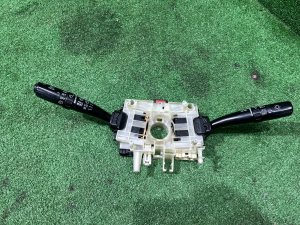 สวิตช์ก้านคอพวงมาลัย оптитрон SUBARU LEGACY LANCASTER OEM 83111AE050 83111AE030 BHE BH9 BH5 BE5 BE9 BEE 2001 EZ30 AT
