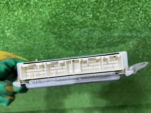 Engine control unit (ECU) SUBARU LEGACY LANCASTER OEM 22611AG782 BHE 2001 EZ30 AT