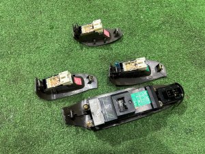 车窗控制模块 SUBARU LEGACY LANCASTER OEM 83071AE080 83071AE040 BHE BH9 2001 EZ30 AT