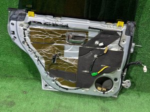 Дверь задняя левая SUBARU LEGACY LANCASTER OEM 60400AE430 BHE BH9 2001 SILVER/GREY 1U2