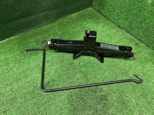 Jack высокий SUBARU LEGACY LANCASTER OEM 97030AC061 BHE 2001