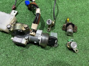 สวิตช์กุญแจสตาร์ท Комплект замков SUBARU LEGACY LANCASTER OEM 57491AE740 88035AE100 BHE BH9 BH5 2001 SILVER/GREY 1U2