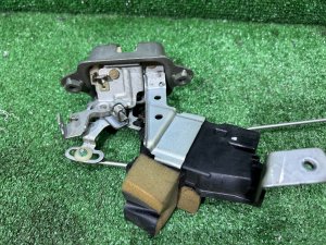 กลอนล็อกฝาท้าย SUBARU LEGACY LANCASTER OEM 63032AE020 BH9 2001 SILVER/GREY 1U2