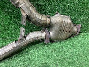 Exhaust manifold БЕЗ КАТАА !!! SUBARU LEGACY LANCASTER OEM 44101AE050 BHE BEE 2001 EZ30 AT