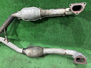 Exhaust manifold БЕЗ КАТАА !!! SUBARU LEGACY LANCASTER OEM 44101AE050 BHE BEE 2001 EZ30 AT