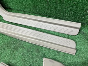 スカッフプレート SUBARU LEGACY LANCASTER OEM 94060AE000GE 94060AE010GE 94061AE000GE 94061AE010GE BHE BH9 BH5 2001 SILVER/GREY 1U2