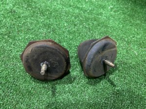 Batentes dos braços traseiros SUBARU LEGACY LANCASTER OEM 20501AE010 BHE BH9 2001 EZ30 AT