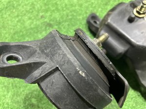 ยางแท่นเครื่อง SUBARU LEGACY LANCASTER OEM 41022AE100 41022AE110 BHE BEE 2001 EZ30 AT
