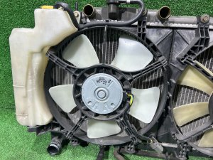 ラジエーター SUBARU LEGACY LANCASTER OEM 45111AE060 BHE 2001 EZ30 AT