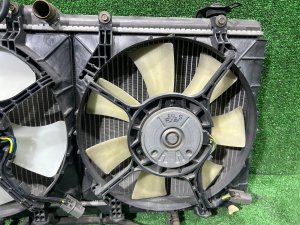 ラジエーター SUBARU LEGACY LANCASTER OEM 45111AE060 BHE 2001 EZ30 AT