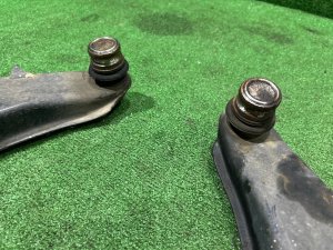 フロントアーム Дефект сайлентблоков SUBARU LEGACY LANCASTER OEM 20202AE000 20202AE010 BHE BH9 2001 EZ30 AT
