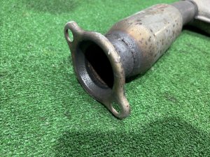 Tramo central del escape SUBARU LEGACY LANCASTER OEM 44200AE080 BHE BEE 2001 EZ30 AT