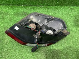 ไฟท้ายขวา SUBARU LEGACY LANCASTER OEM 84201AE081 BHE BH9 2001