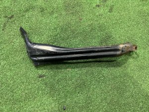 右前保险杠支架 SUBARU LEGACY LANCASTER OEM 57707AE230 BHE 2001 SILVER/GREY 1U2