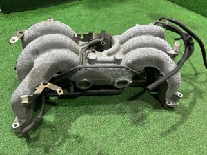 Colector de admisión SUBARU LEGACY LANCASTER OEM 14001AB173 BHE 2001 EZ30 AT