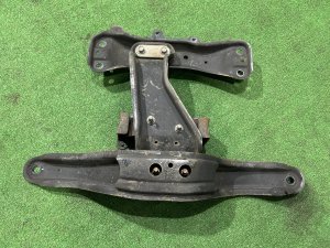 คานรองเกียร์ธรรมดา 41022AC180 41011AG040 SUBARU FORESTER
