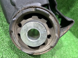 Travesaño trasero SUBARU FORESTER OEM 20152SC010 SH5 2007 EJ205 MT5