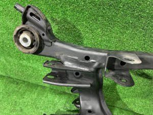 Travesaño trasero SUBARU FORESTER OEM 20152SC010 SH5 2007 EJ205 MT5