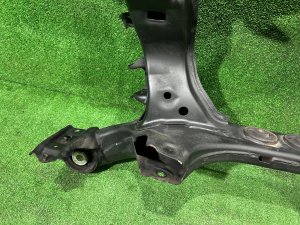 Travesaño trasero SUBARU FORESTER OEM 20152SC010 SH5 2007 EJ205 MT5