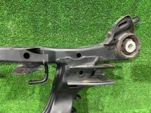 Travesaño trasero SUBARU FORESTER OEM 20152SC010 SH5 2007 EJ205 MT5