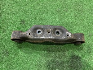 Soporte del diferencial SUBARU FORESTER OEM 41310AG022 SH5 2007 EJ205 MT5