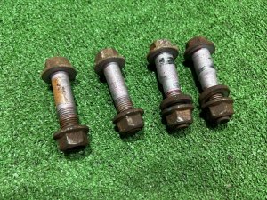 Tornillos de caída delanteros SUBARU FORESTER OEM 901660038 901000334 SH5 2007 EJ205 MT5