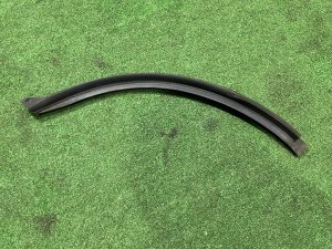 แผ่นกันโคลนซุ้มล้อขวา SUBARU FORESTER OEM 63526SC000 SH5 2007 GREY 61K