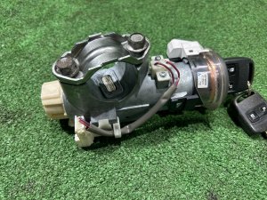 点火锁 Комплект замков SUBARU FORESTER OEM 57491FG040 SH5 2007 GREY 61K