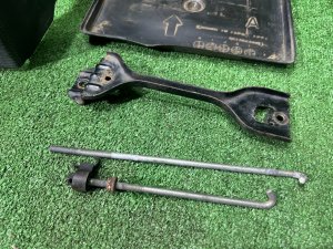 バッテリーステー SUBARU FORESTER OEM 82182AG001 82161AG011 82122AG001 SH5 2007