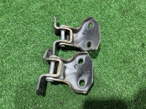 บานพับประตูหน้าซ้าย SUBARU FORESTER OEM 61220FA000 61220FA010 SH5 2007 GREY 61K