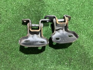 右フロントドアヒンジ SUBARU FORESTER OEM 61220FA000 61220FA010 SH5 2007 GREY 61K