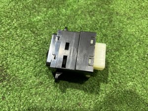 สวิตช์ฮีตเตอร์เบาะ SUBARU FORESTER OEM 83245AG080 SH5 2007 EJ205 MT5