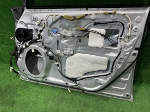 Right front door TOYOTA PRIUS OEM 67001-47070 ZVW30 2012 SILVER 1F7