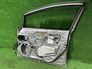 Right front door TOYOTA PRIUS OEM 67001-47070 ZVW30 2012 SILVER 1F7