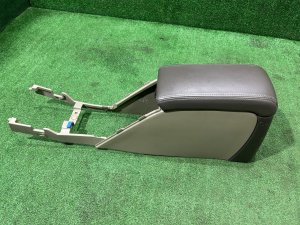 手套箱与扶手 КОЖА SUBARU LEGACY LANCASTER OEM 92111AE010AD BHE BH9 BH5 2002 SILVER/GREY 1U2