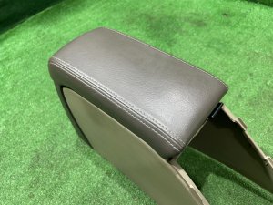 手套箱与扶手 КОЖА SUBARU LEGACY LANCASTER OEM 92111AE010AD BHE BH9 BH5 2002 SILVER/GREY 1U2
