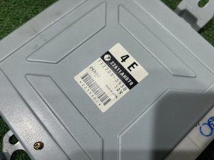 发动机电脑 SUBARU LEGACY LANCASTER OEM 22611AG782 BHE 2002 EZ30 AT