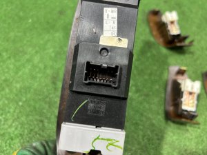 车窗控制模块 SUBARU LEGACY LANCASTER OEM 83071AE080 83071AE040 BHE BH9 2002 EZ30 AT
